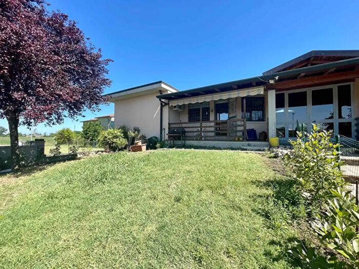 Casa con 5 locali in vendita in Bagnolo San Vito