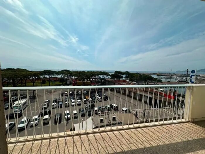 Appartamento con 5 locali in vendita in Via Vitruvio, Formia