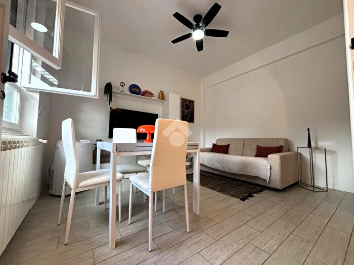 Appartamento trilocale in vendita in Via Costaguta, Rapallo