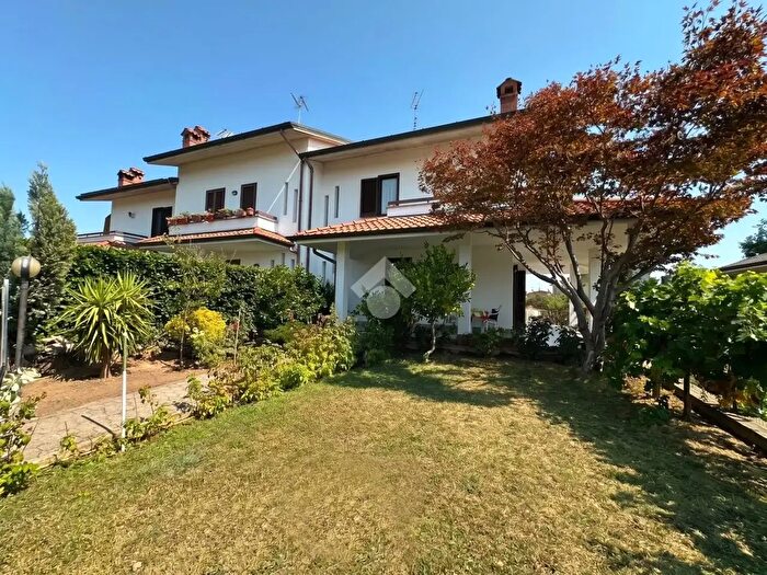Casa quadrilocale in vendita in Via Antonio Gramsci, Grezzago