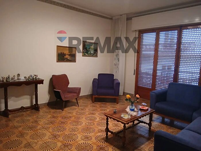 Appartamento con 5 locali in vendita in Via Ercolano, Ragusa