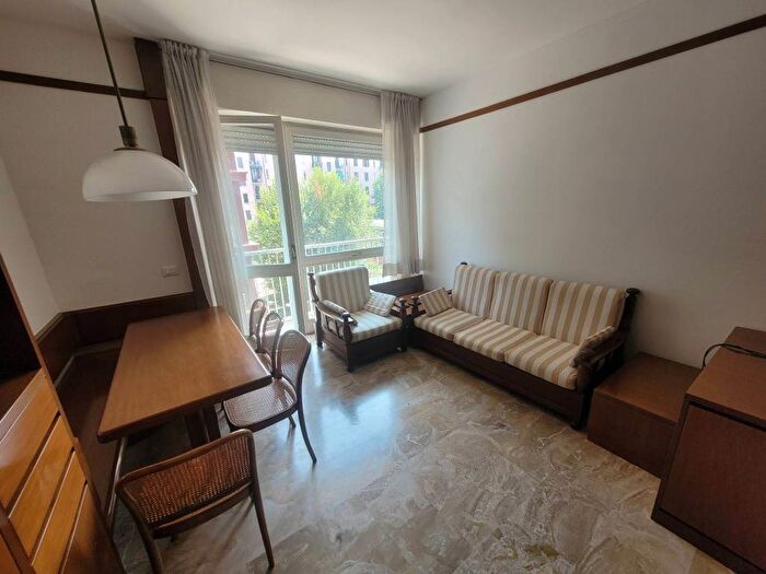 Appartamento trilocale in affitto in Viale Belisario, Pagano, Milano