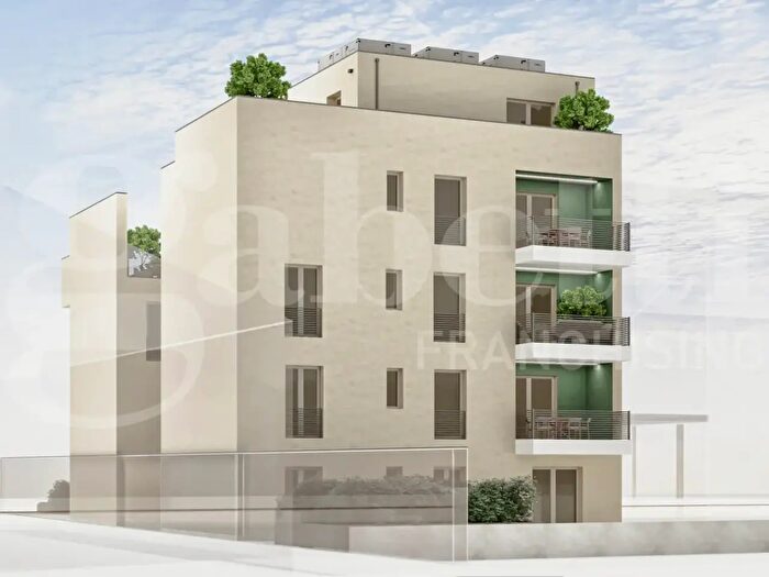 Appartamento trilocale in vendita in Via Emilia Ponente, Bologna