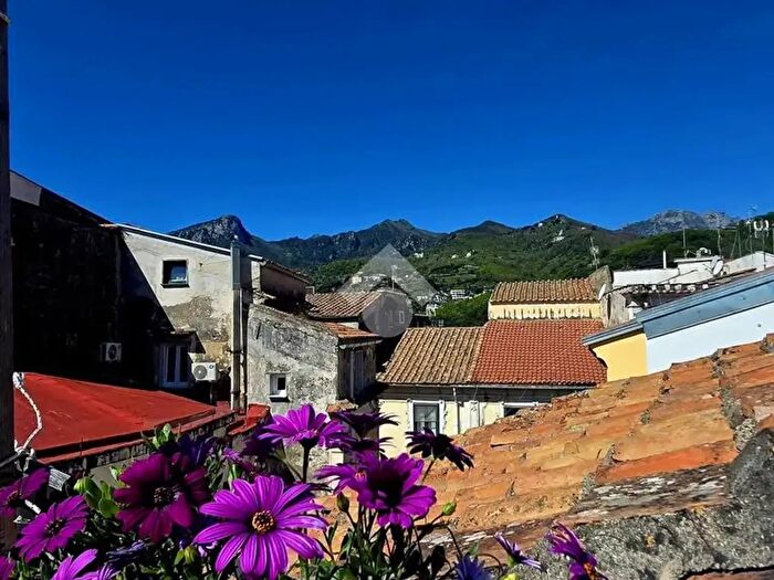 Appartamento trilocale in vendita in Corso Umberto Primo, Vietri Sul Mare