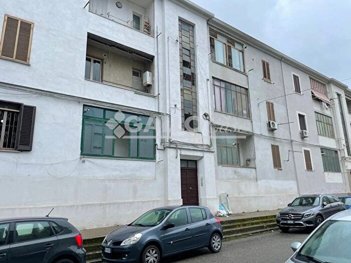 Appartamento trilocale in vendita in Via Talarico Cosenza, Cosenza