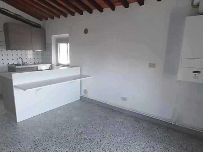 Appartamento trilocale in affitto in Calci