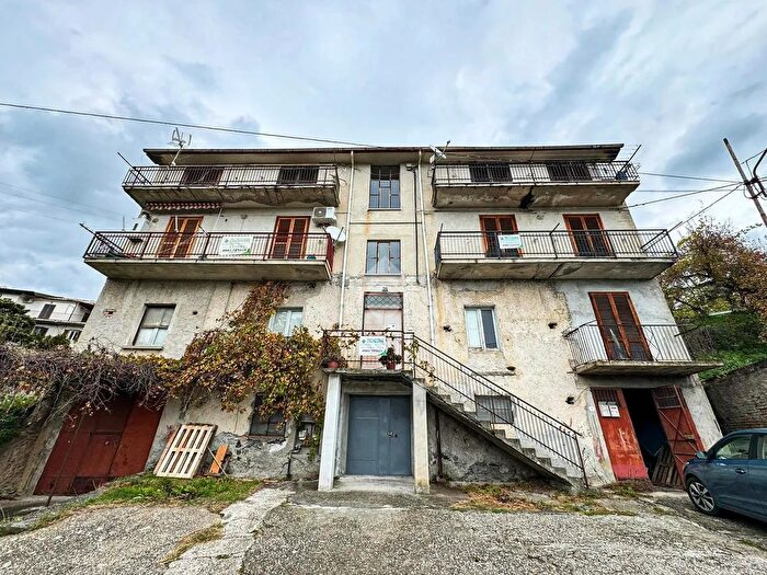 Appartamento trilocale in vendita in Contrada Pantano, Lago