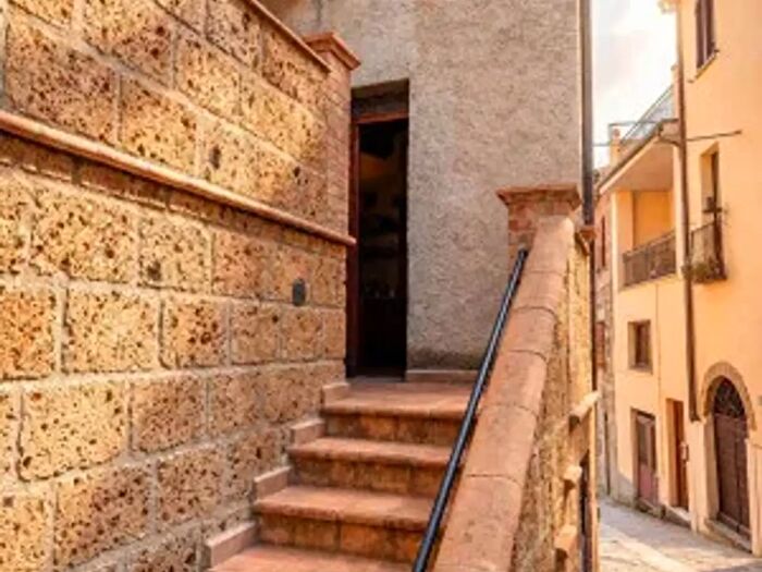 Appartamento con 5 locali in vendita in Via Roma, Proceno