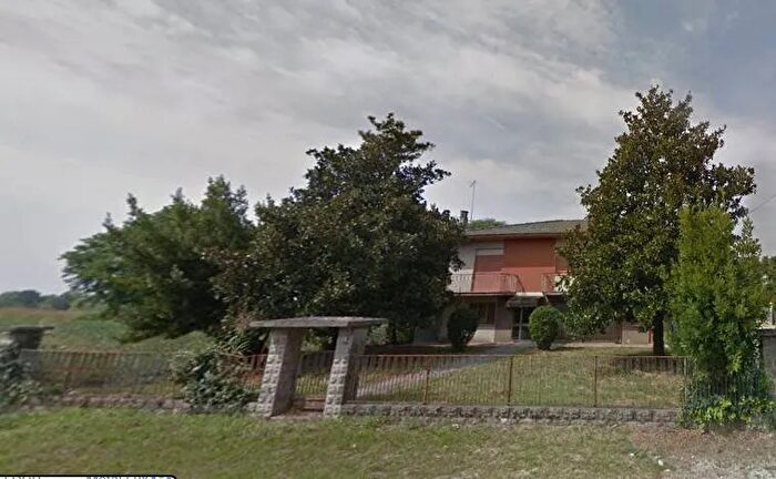 Casa con 7 locali in vendita in Piombino Dese