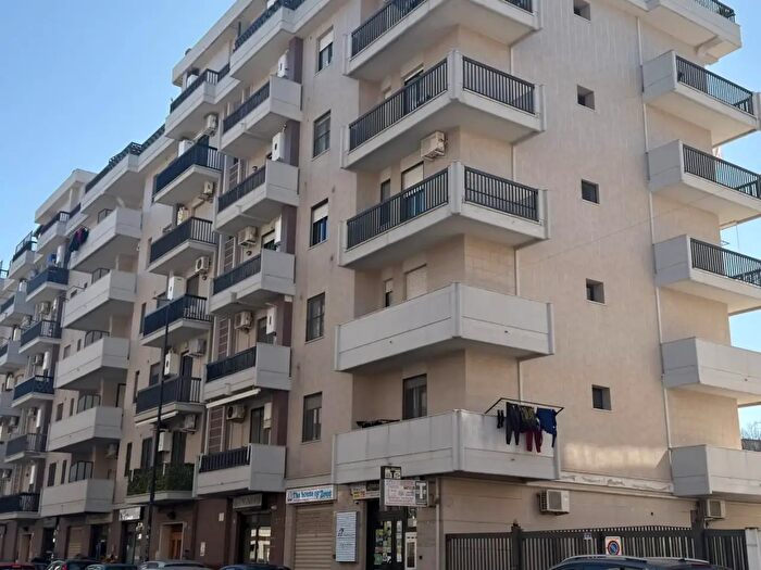 Appartamento trilocale in vendita in Via Lucera, Foggia