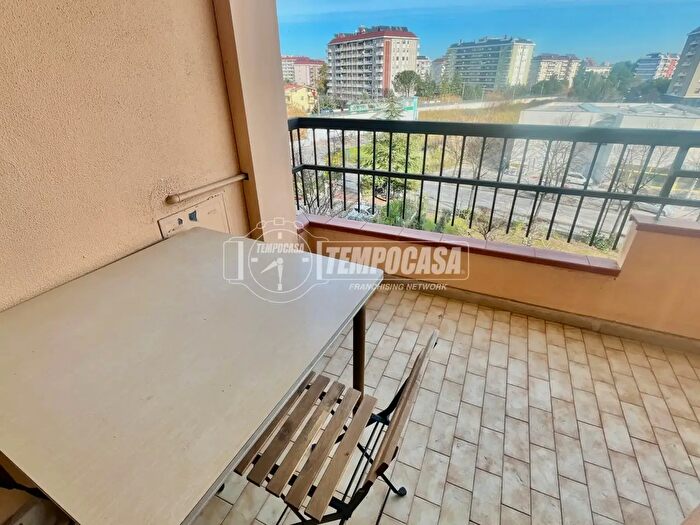 Appartamento con 5 locali in vendita in Via Aldo Moro, Pescara