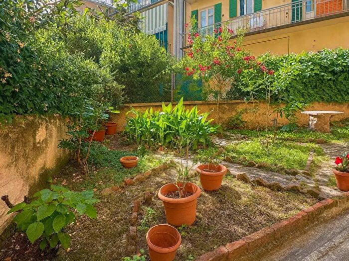 Appartamento quadrilocale in vendita in Via Pompei Neri, Firenze