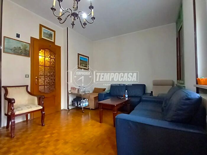 Appartamento con 5 locali in vendita in Via Fratelli Rosselli, Biella