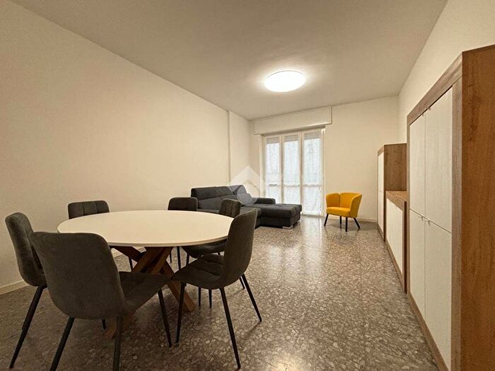 Appartamento trilocale in affitto in Via Delle Cave, Canovine, Bergamo