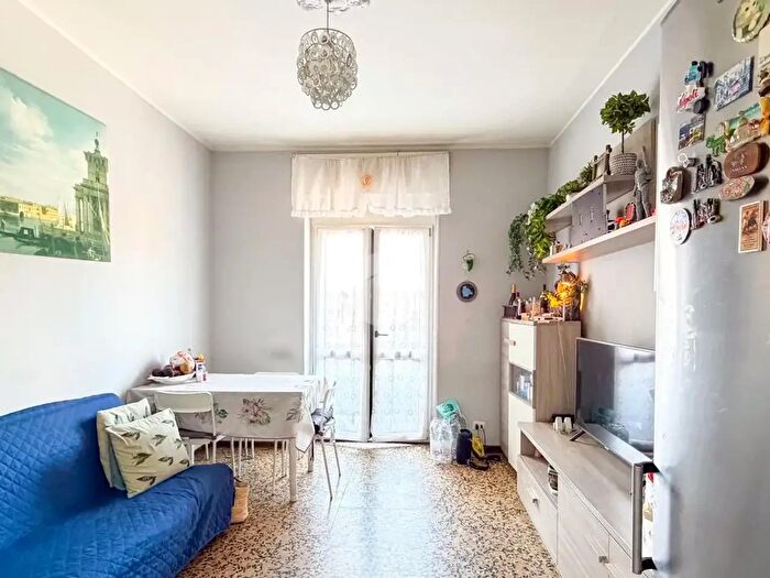 Appartamento trilocale in vendita in Via degli Umiliati, Milano