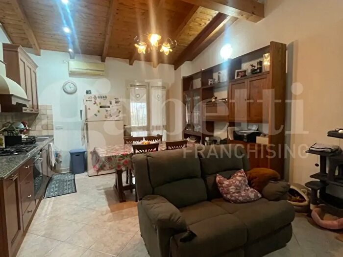 Appartamento trilocale in vendita in Via S Pietro, Oristano