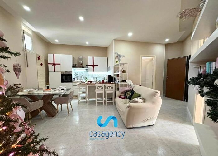 Casa con 5 locali in vendita in Via Santorio Casagiove, Casagiove