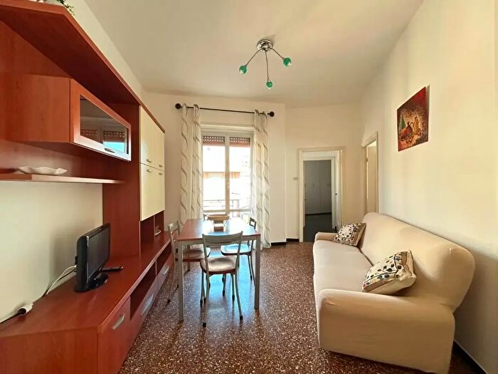 Appartamento quadrilocale in affitto in Via Bottini, Genova