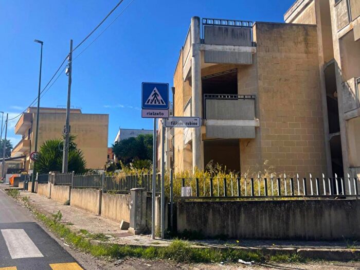 Appartamento con 7 locali in vendita in Via Rubino, Galatone
