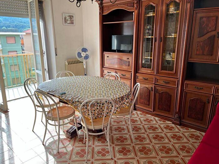 Appartamento trilocale in affitto in Via dei Mille, Marina Di Andora, Andora