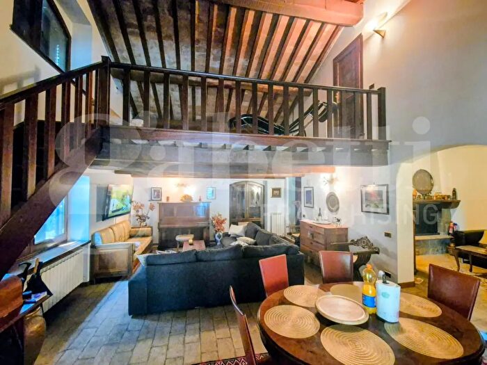 Casa in vendita in Via Fratta, Bettona