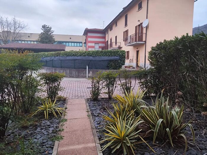 Appartamento trilocale in affitto in Via Gabriele Camozzi, Credaro