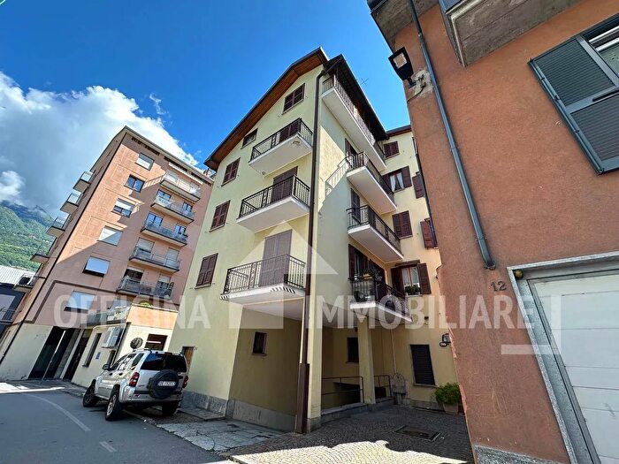 Appartamento quadrilocale in vendita in Viale Tommaso Ambrosetti, Morbegno