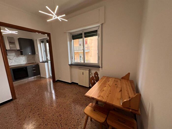 Appartamento quadrilocale in affitto in VIA PIERINO NEGROTTO CAMBIASO A, Rivarolo, Genova