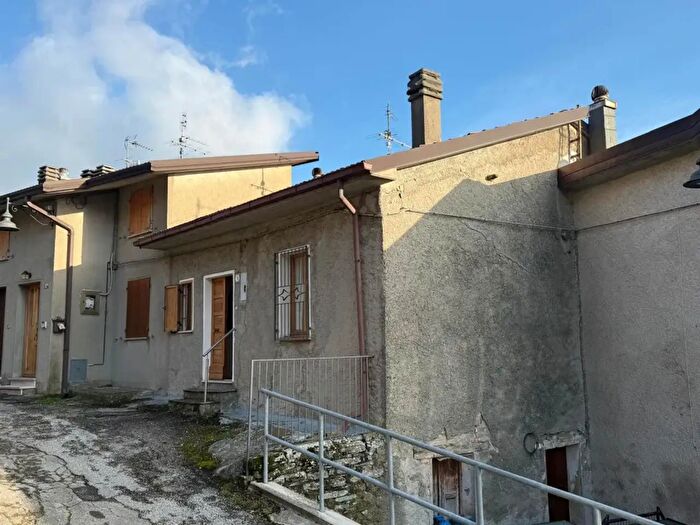 Casa quadrilocale in vendita in Via Castello, Carpegna