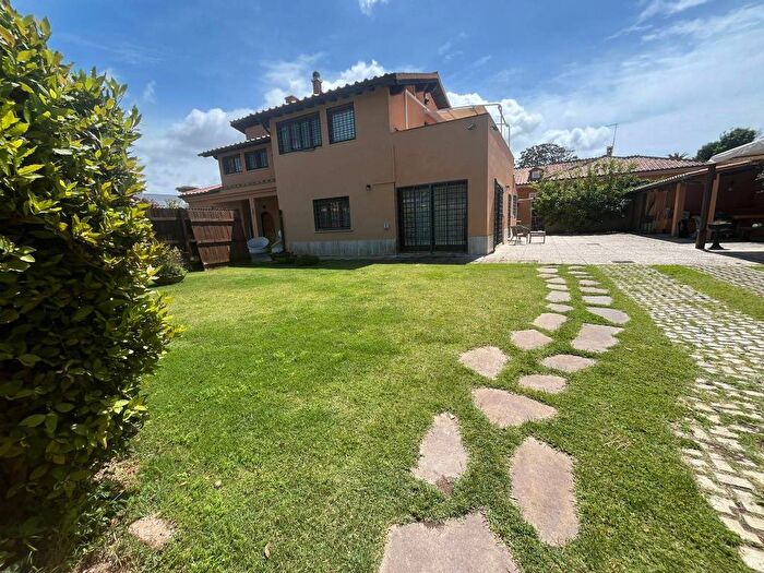 Casa con 6 locali in affitto in Via La Plaia, Fregene, Fiumicino