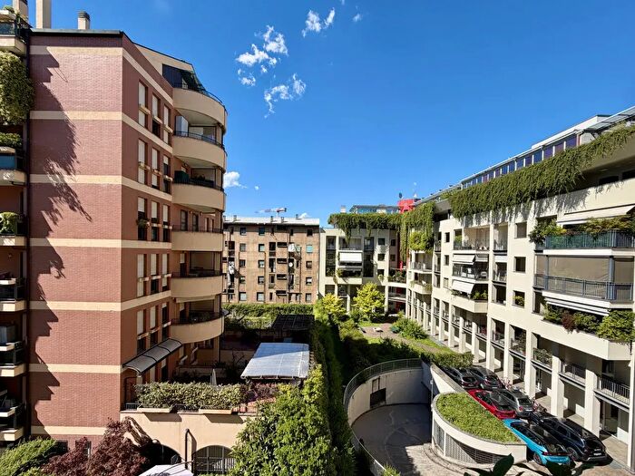 Appartamento bilocale in vendita in Viale Romolo a, Milano