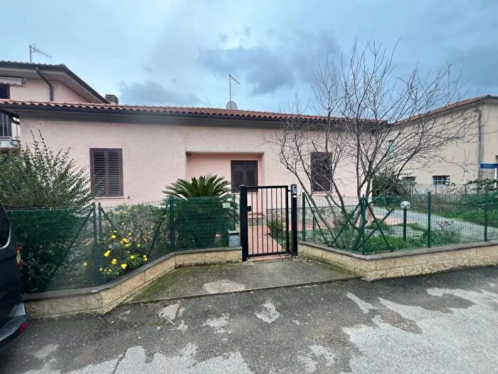 Casa con 5 locali in vendita in Orbetello