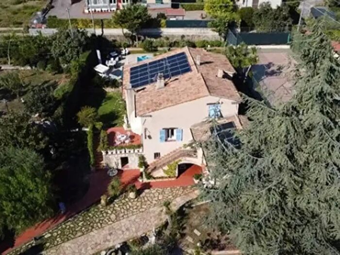 Casa con 6 locali in vendita in Via Carlo Gallardi, Ventimiglia