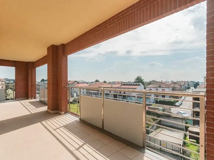 Appartamento con 7 locali in vendita in Via San Rocco, Cesano Maderno