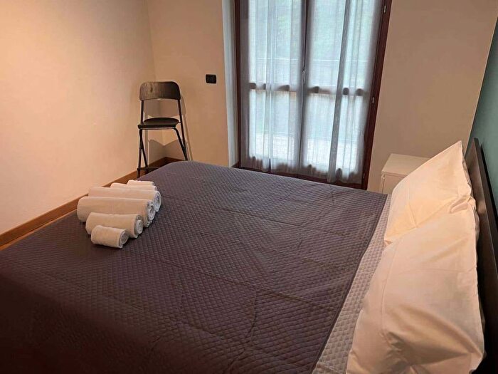 Appartamento bilocale in affitto in Via Monte Grappa, Villa Guardia