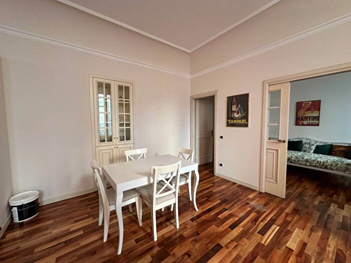 Appartamento trilocale in affitto in Via Alberto da Giussano, Pagano, Milano