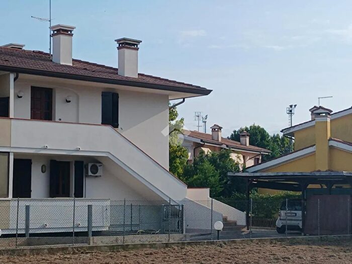Appartamento trilocale in vendita in Via XXV Aprile, Teolo