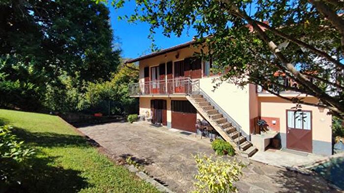 Casa trilocale in vendita in Via Brich Genre, Gambasca