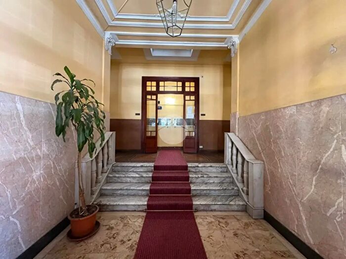 Appartamento con 5 locali in vendita in Via Antonio Cantore, Genova