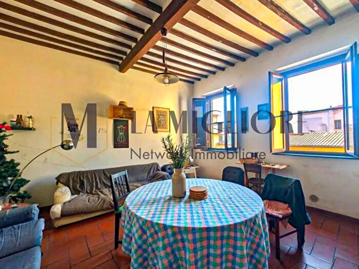 Appartamento con 5 locali in vendita in Piazza delle Vettovaglie, Pisa