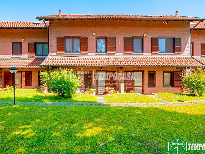 Casa quadrilocale in vendita in Via Pietro Nenni, Vizzolo Predabissi