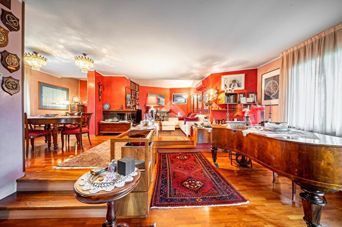 Appartamento quadrilocale in vendita in Via Amerigo Vespucci, Varano De Melegari