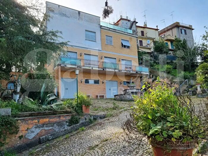 Casa con 12 locali in vendita in Via Casa Amata, Ponzano Romano