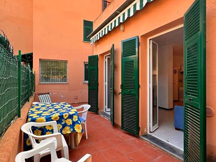 Appartamento trilocale in affitto in Via Aurelia, Finale Ligure