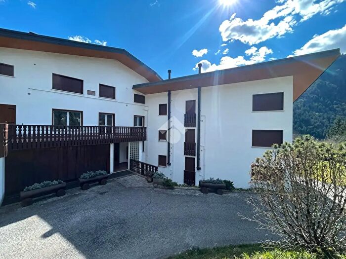 Appartamento trilocale in vendita in Via Carducci, Arta Terme