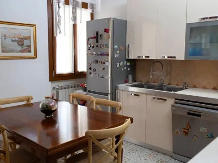 Casa con 6 locali in vendita in Via Fontana Mira Vecchia, Mira