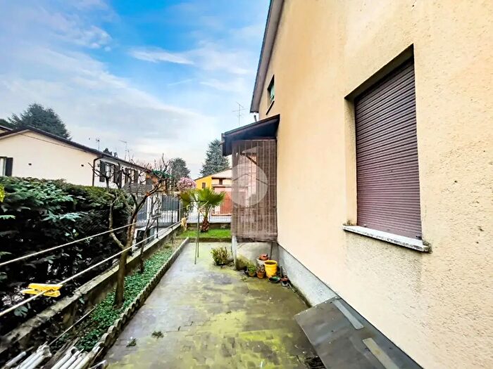 Case in Vendita e in Affitto - 2