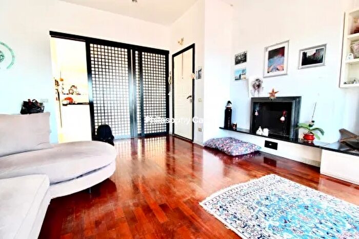 Appartamento con 6 locali in vendita in Ancona Via Cagli, Ancona