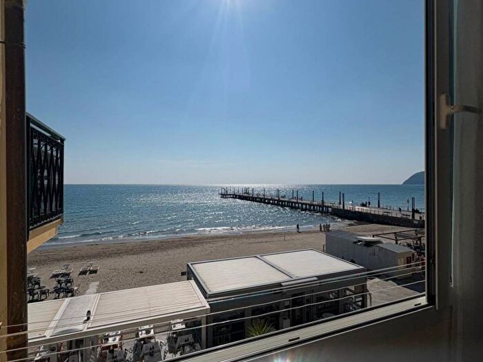 Appartamento bilocale in affitto in Via Cristoforo Colombo, Centro, Alassio