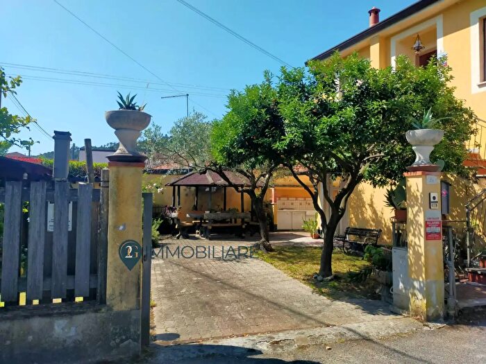 Casa con 7 locali in vendita in Via Amendola a, Ameglia
